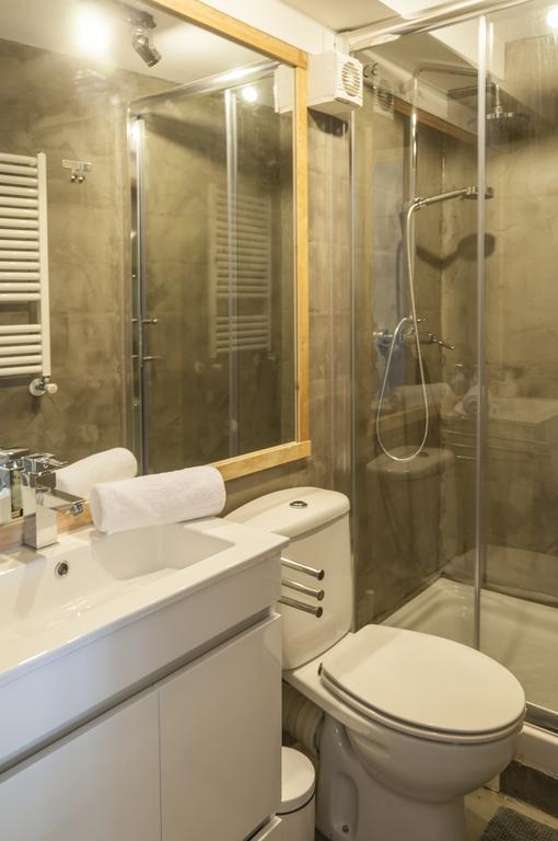Contemporary Lisbon Apartment In Historical Chiado Bagian luar foto