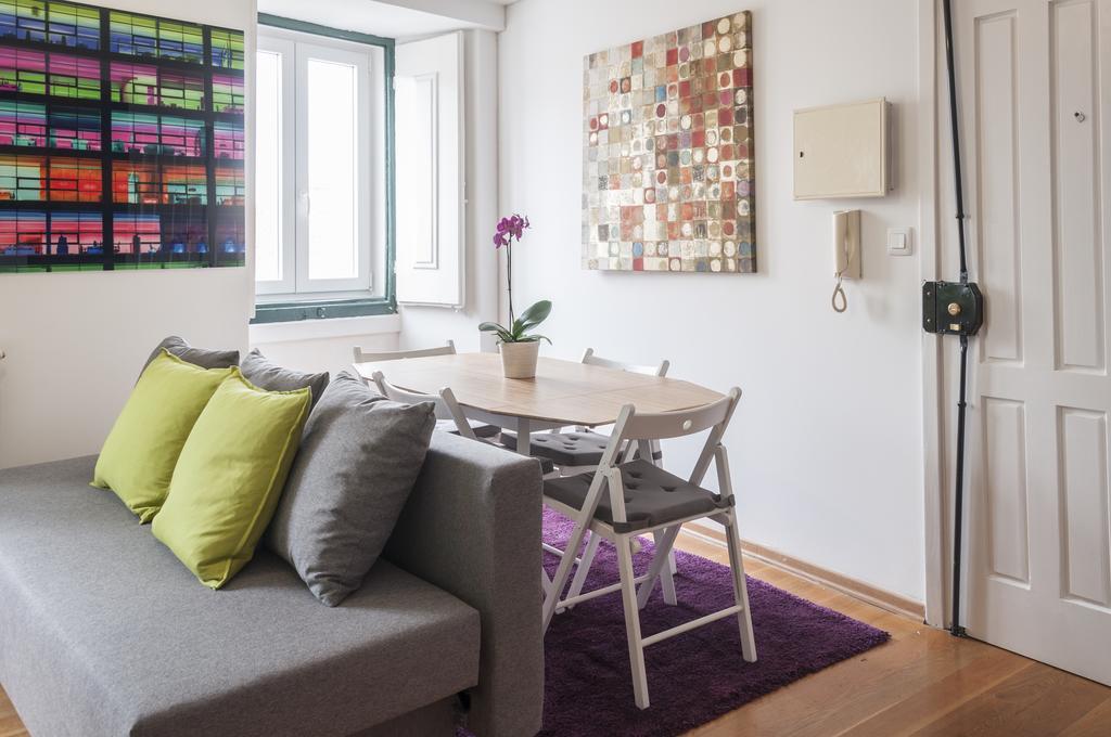 Contemporary Lisbon Apartment In Historical Chiado Bagian luar foto