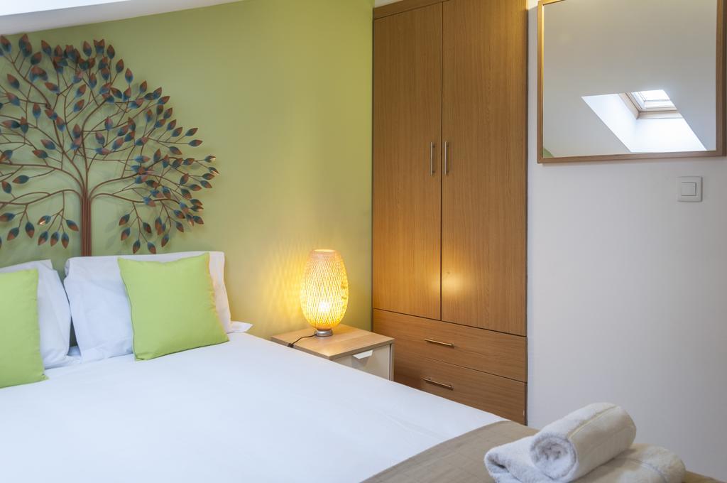 Contemporary Lisbon Apartment In Historical Chiado Bagian luar foto