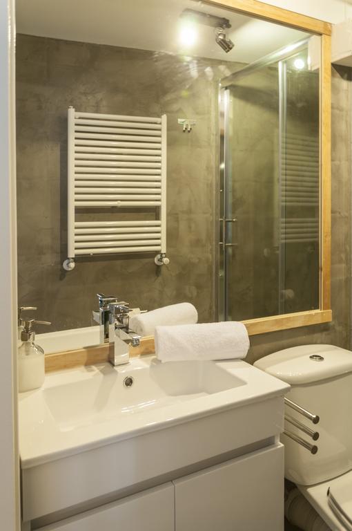 Contemporary Lisbon Apartment In Historical Chiado Bagian luar foto